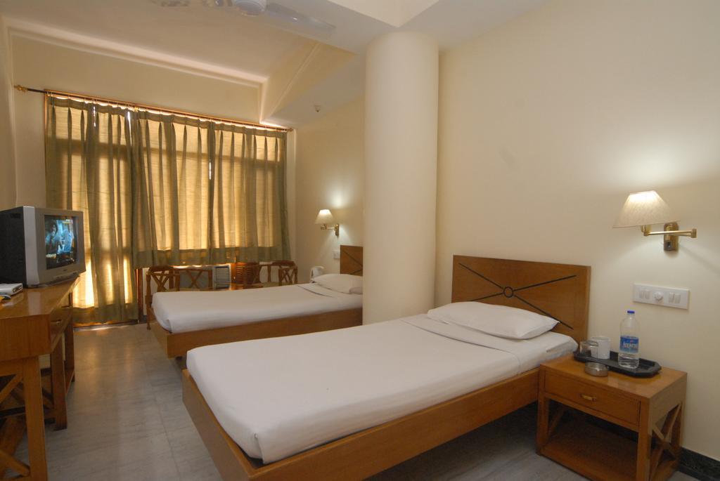 The Komfort Inn Chandigarh Room photo