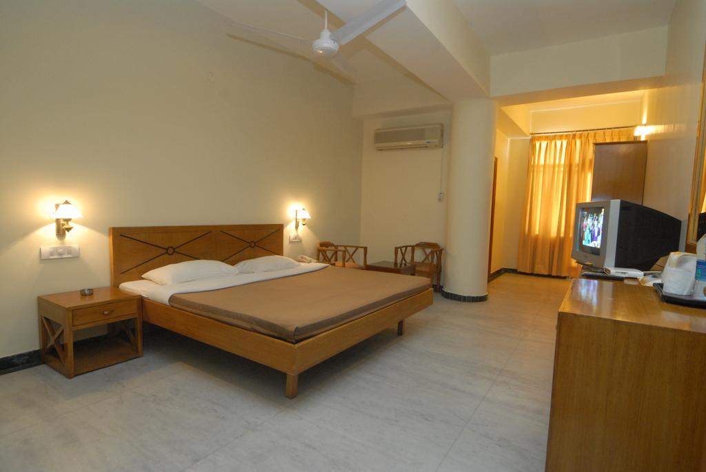 The Komfort Inn Chandigarh Room photo