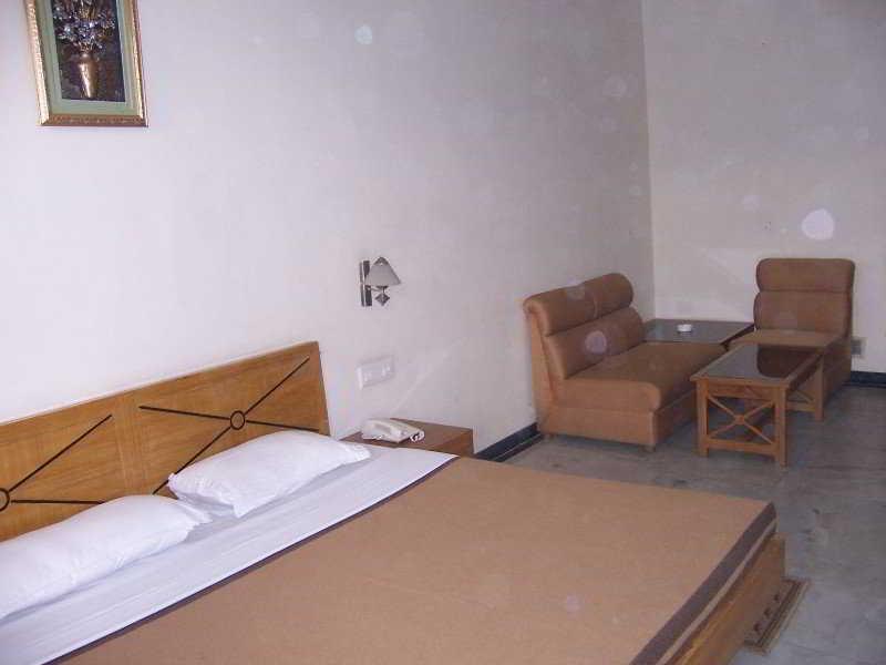 The Komfort Inn Chandigarh Exterior photo